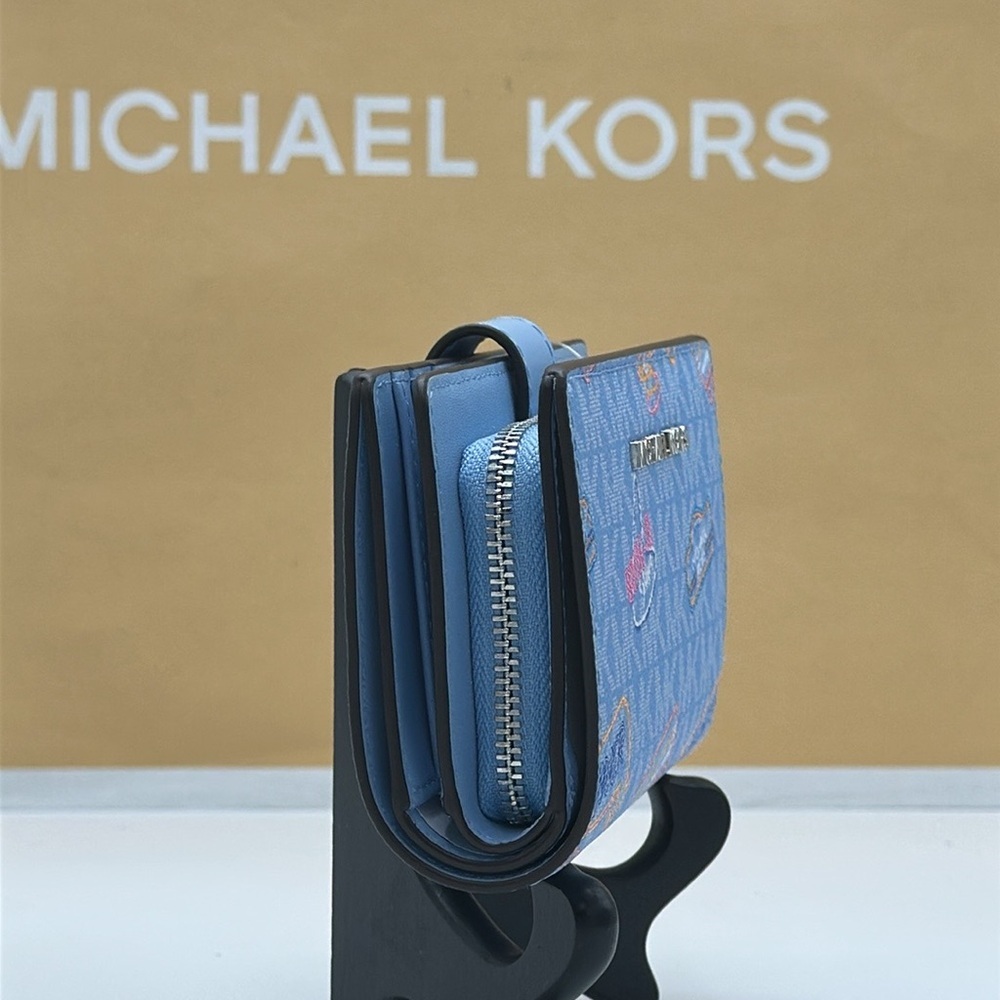Michael Kors Jet Set Travel Medium Printed Signature Logo Bi-Fold Wallet
LT SKY - Picture 12 of 16